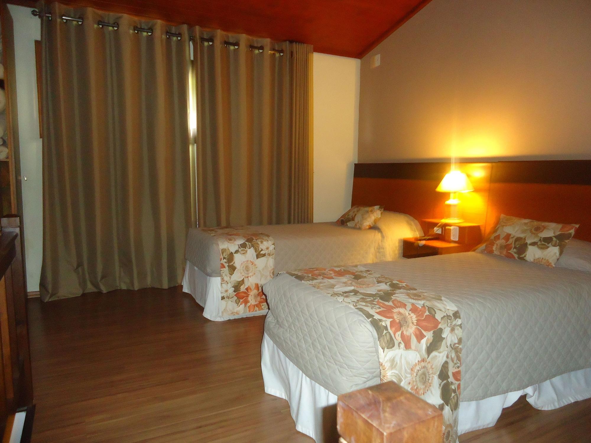 Hotel Serra Nevada Канела Экстерьер фото